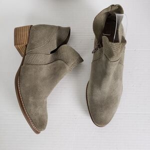 Seychelles Anthropologie Ankle Boots Womens 8.5 Gray Suede Leather Embossed